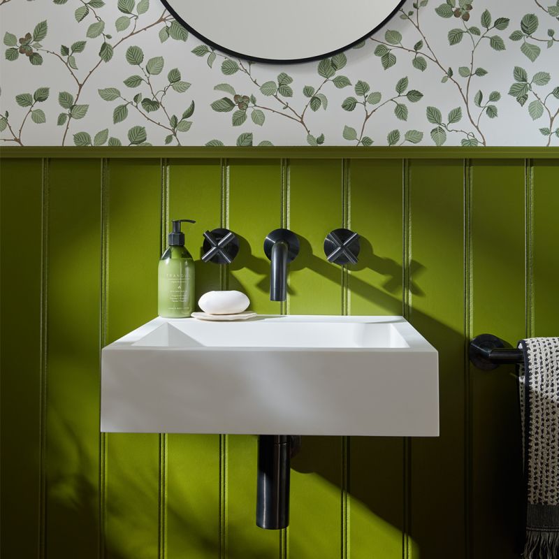 Wall Mounted
Basin Mixer
200mm Spout