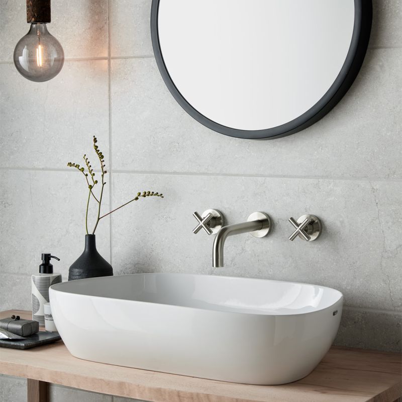 Wall Mounted
Basin Mixer
200mm Spout