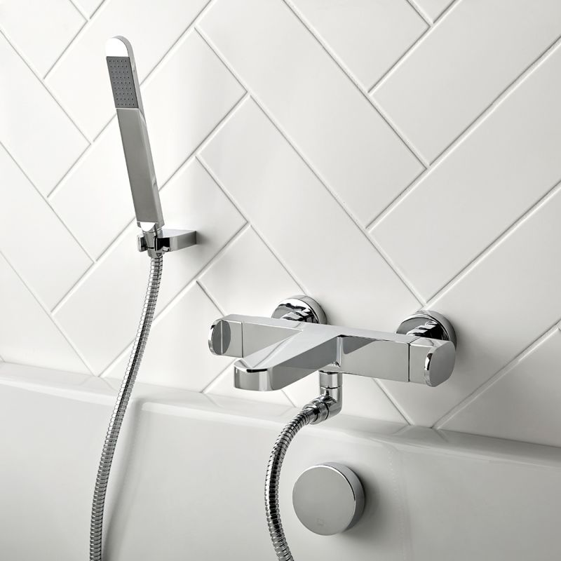 Thermostatic
Bath Shower Mixer
+ Shower Kit