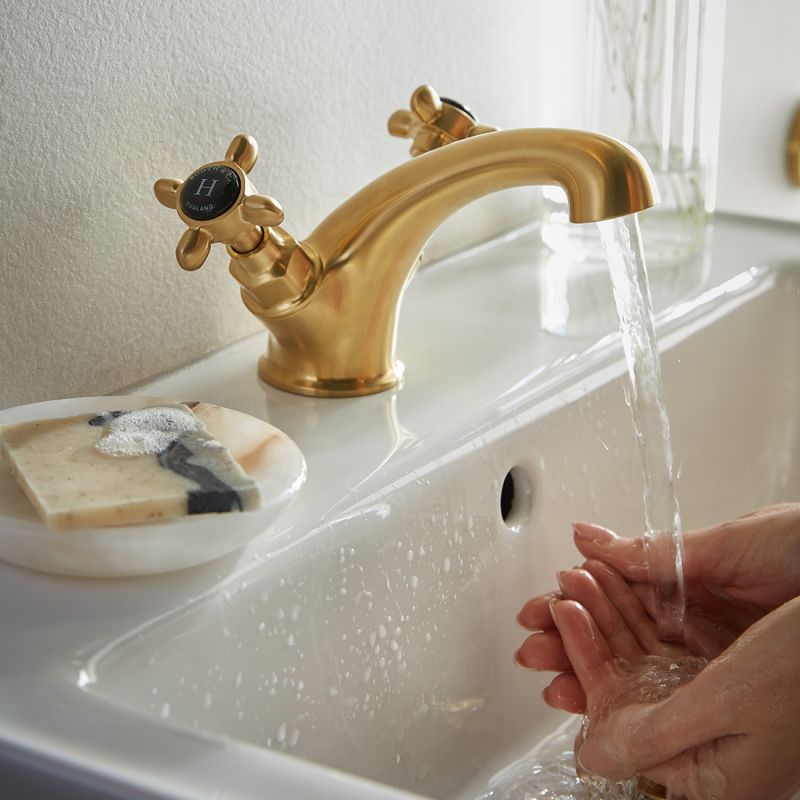 Axbridge Mono Basin Mixer Smooth Body, Cross Handles