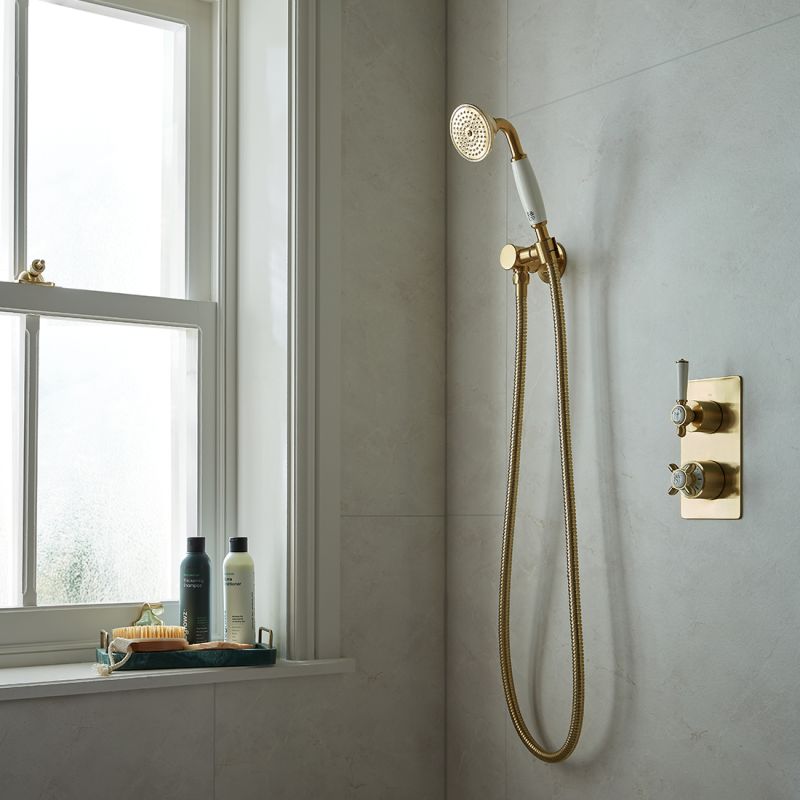 Axbridge Single Function Handset with Outlet, Hose & Bracket