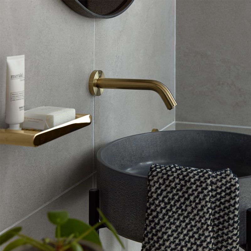 Infra-Red Spout
Mains or
AA Battery Operated