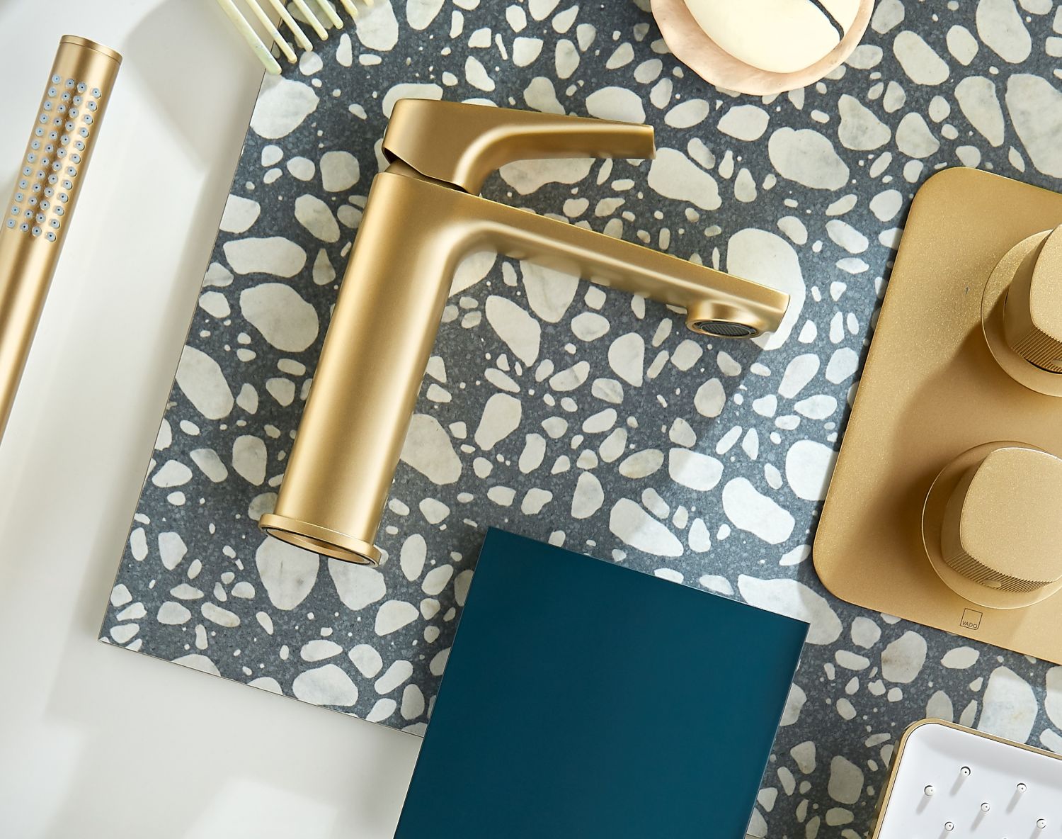 BS CAMEO FLATLAY 1 1 4