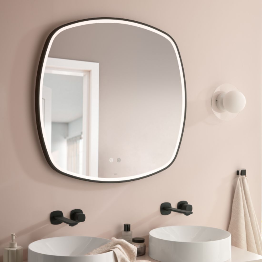 Browse Round and Square Mirrors