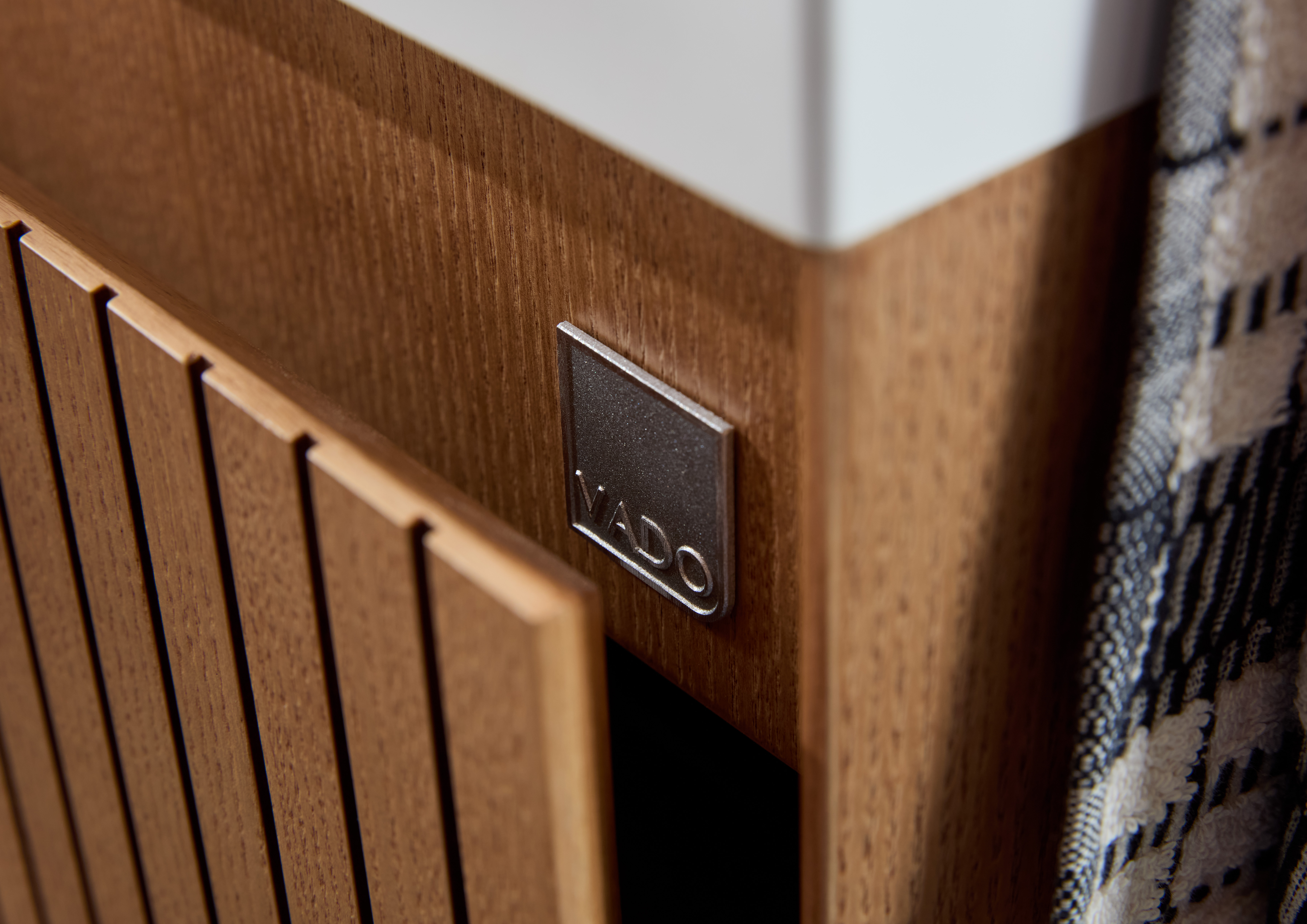Groove Oak 600mm Logo Detail 1 3